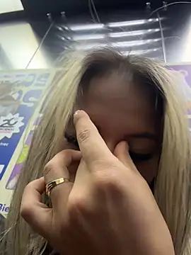 Chat +18 de Mia_Rosee1 ao vivo