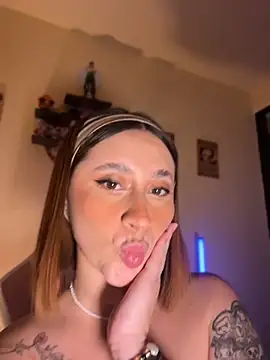 chloe_rockss_'s Live XXX Chat