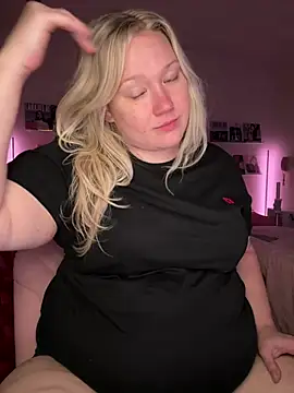 PiggyRose Chat XXX in diretta