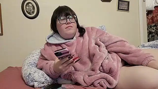 Онлайн чат XXX ProfaneHekate