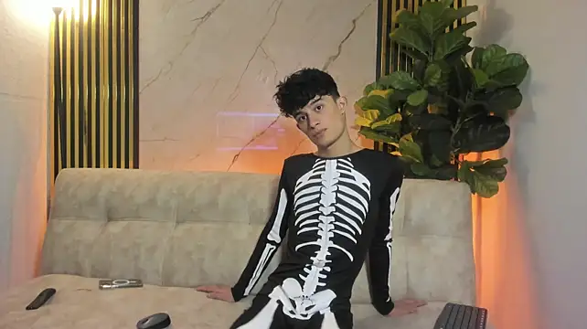 Patrick_Howland_ élő XXX-chatje