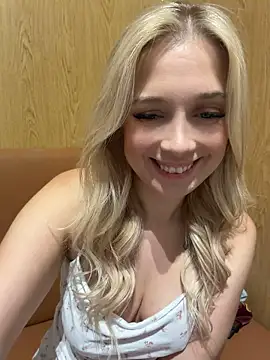 Webkamerová show CherryAuroraa
