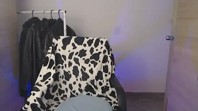 XXX chat uživo modela chomelo6