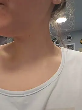 צ'אט XXX בשידור חי של ScarletsWeb