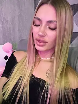 Chat +18 de Elizabeth_Tay ao vivo