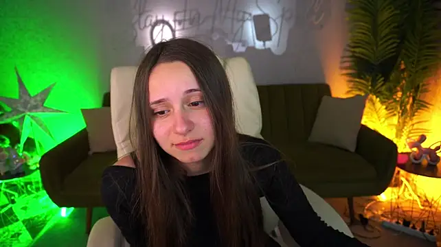 دردشة TinyNatalie الجنسية المباشرة