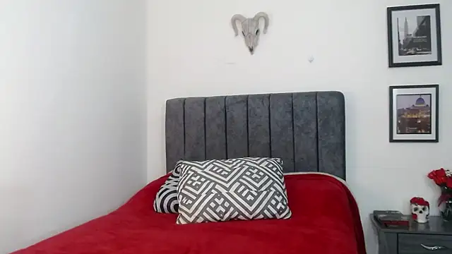 Chat +18 de BbyAnyaa ao vivo