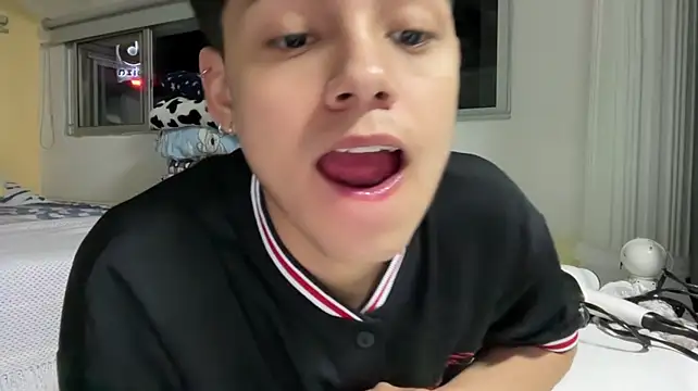 Andy_Belier23 Obrolan Langsung XXX