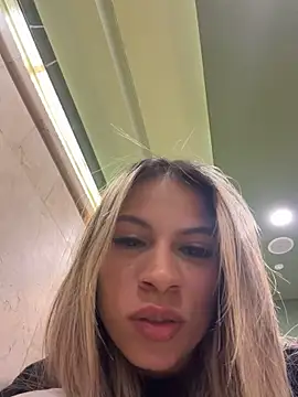 Chatroom XXX en direct de Mia_Rosee1