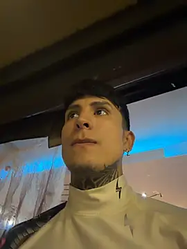_Tomy08calderon's Live XXX Chat
