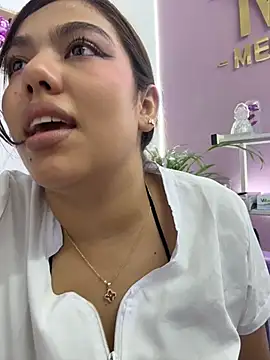 babysaritaan Live XXX chat
