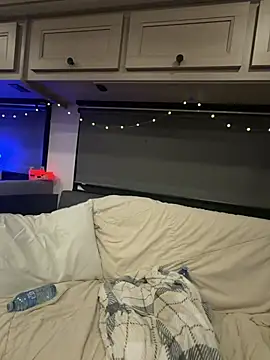 Sweetdivide's Webcam Show
