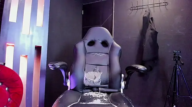 MikeHunteer XXX чат на живо