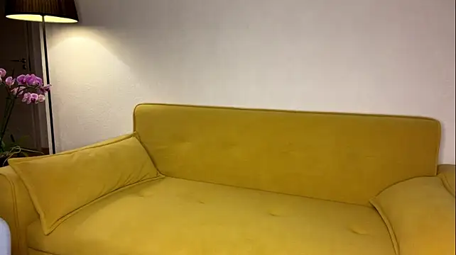 grrr_Rose Adlı Modelin Canlı XXX Sohbeti