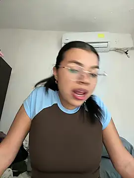 צ'אט XXX בשידור חי של Adri_zu
