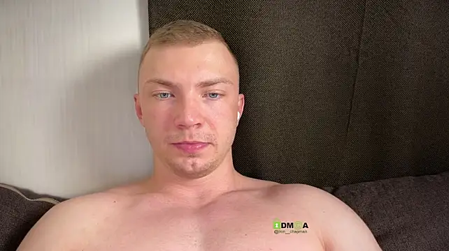 iron__chap Live XXX Chat