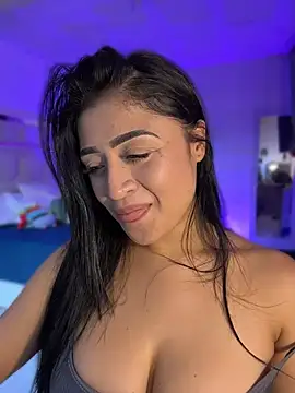Živý XXX chat lucianaroy