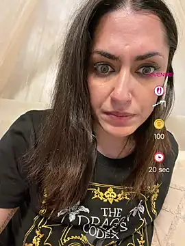 YourQueen18's Live XXX Chat