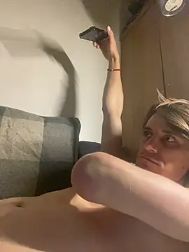 Chat XXX en directo de Antek767@xh