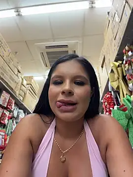 Elara_Luxe's Live XXX Chat