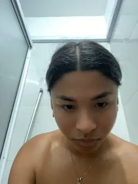 צ'אט XXX בשידור חי של Romie_rous