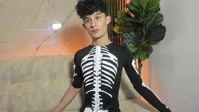 Patrick_Howland_ Adlı Modelin Canlı XXX Sohbeti
