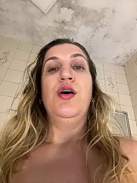 Bia_sexynovaes' Live XXX Chat