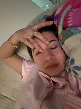 roxi-fox live XXX chat