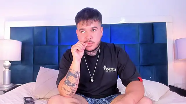 แชท XXX สดของ DanteBlossom