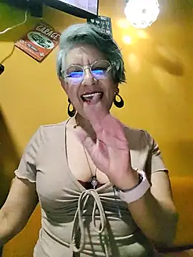 illona71's Live XXX Chat
