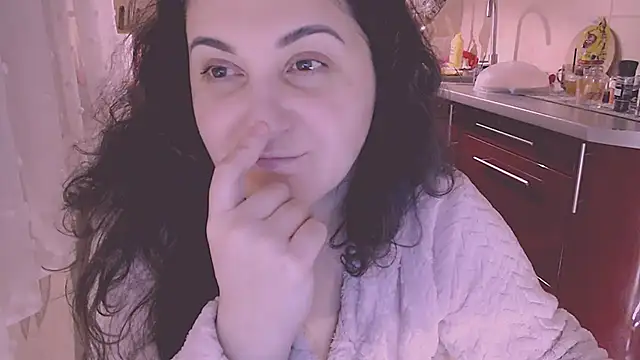 SoftLia live XXX chat