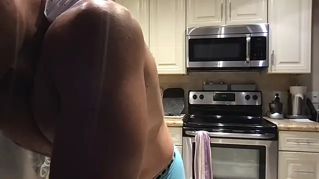 BigGuyMuscle 라이브 XXX 채팅
