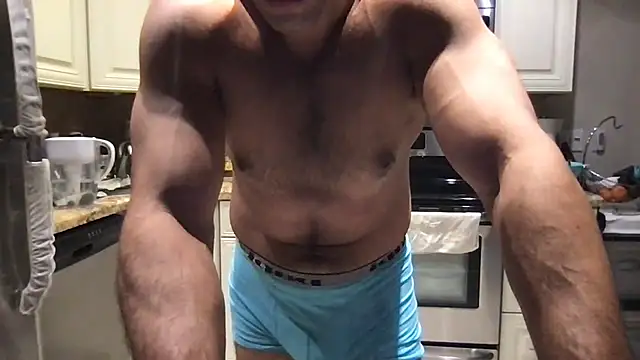 BigGuyMuscle XXX чат на живо