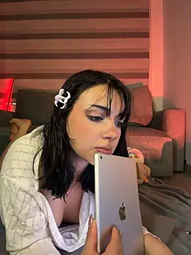dani-nari's Webcam Show
