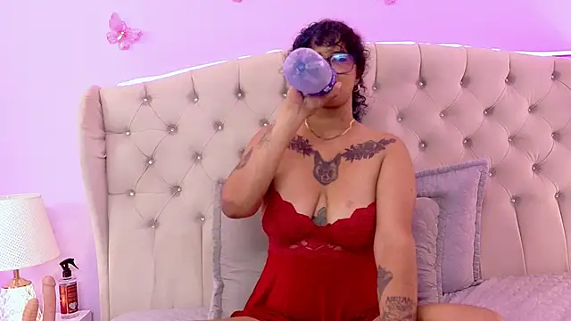 Czat XXX na żywo – bella_trix01