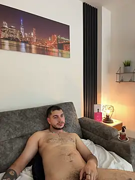 Онлайн чат XXX AmadeoWild
