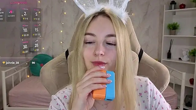 Shy_Polly Chat XXX in diretta