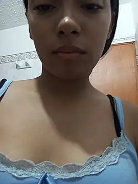 Онлайн чат XXX Leilaplus0s