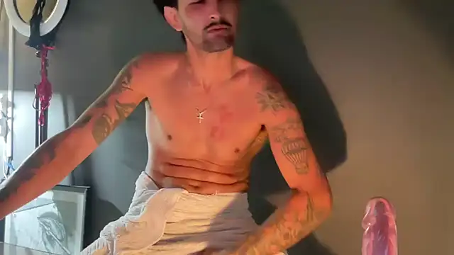 ZeusDelicious Adlı Modelin Canlı XXX Sohbeti