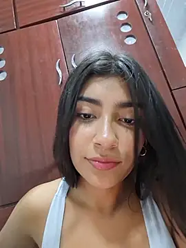 Sweed-virgin-pussy Chat XXX in diretta
