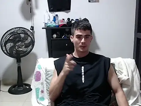 Zac_Efront: διαδικτυακό σόου στην κάμερα