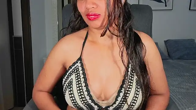 دردشة FannyXhot الجنسية المباشرة