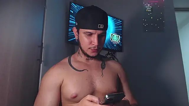austinoficial Adlı Modelin Canlı XXX Sohbeti