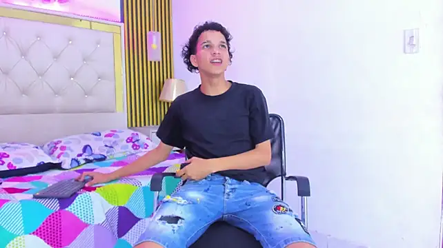 JustinSecret élő XXX-chatje
