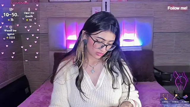 XXX chat uživo modela mia_devine_