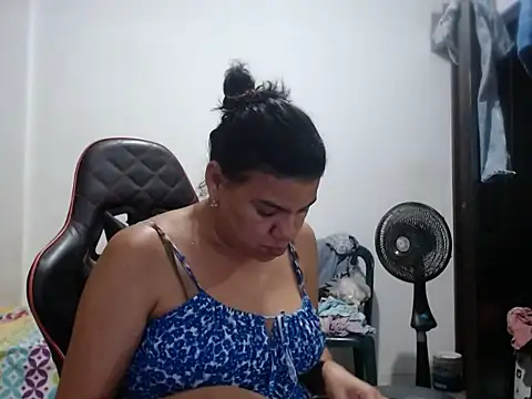 XXX chat uživo modela Adriana_0312