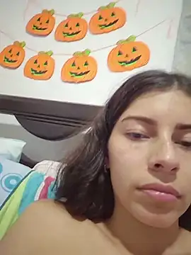 IrisBound Adlı Modelin Canlı XXX Sohbeti
