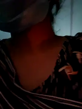 Chatroom XXX en direct de Saxycuple7007