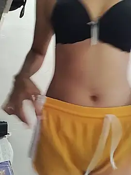 Vanee-23 Adlı Modelin Canlı XXX Sohbeti
