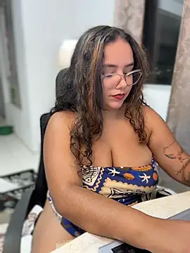 CurlyGirl_1 Chat XXX in diretta